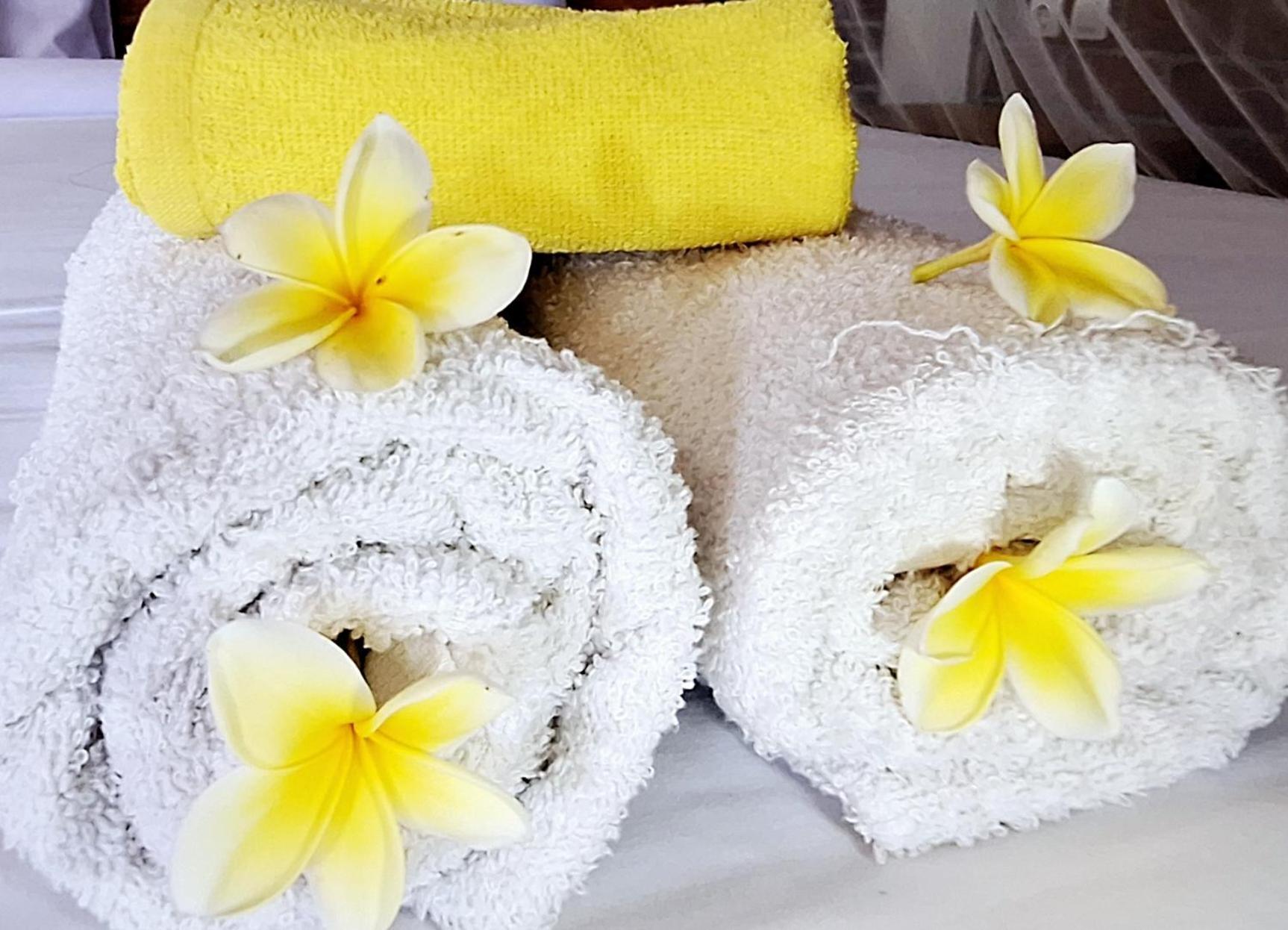 טטבאטו Bunga Maliq Bungalow Lombok חדר תמונה